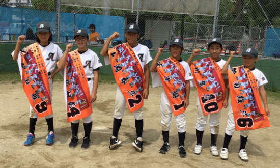 少年野球部を卒団する生徒に贈ったオリジナルスポーツタオル